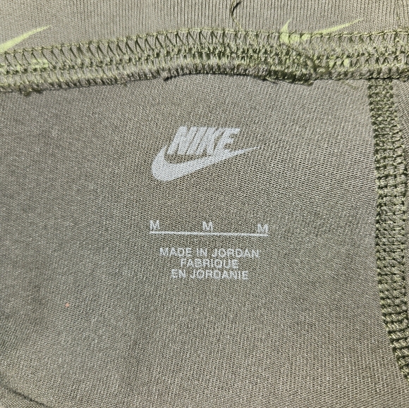 Nike Sports Air Tight Leggings - Size Medium - Picture 5 of 7